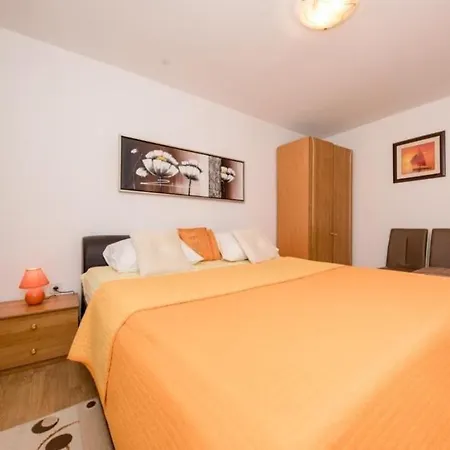 Apartament With Parking Space Barbat, Rab - 23817